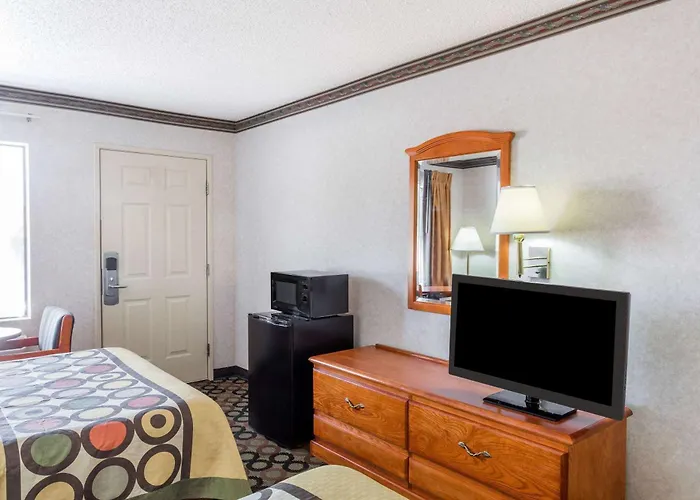 Super 8 By Wyndham Ashburn